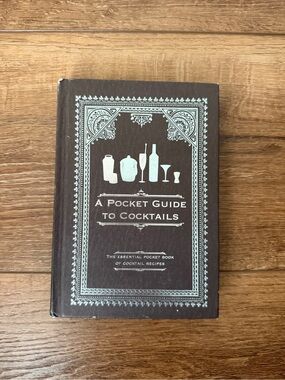 A Pocket Guide to Cocktails Book